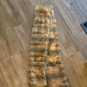 Virah Bella pocket Scarf